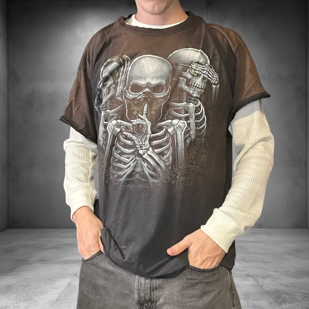Vintage Y2K Three Wise Skeletons Graphic Tee Sun Faded Biker Skater T-Shirt 1475